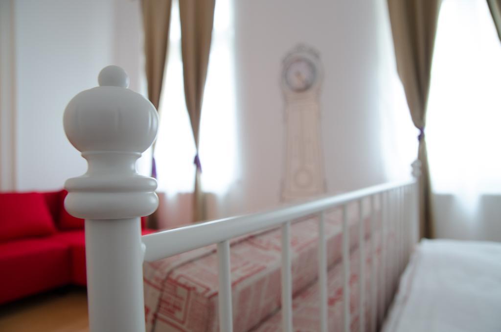 Little Bucharest Old Town Hostel Экстерьер фото