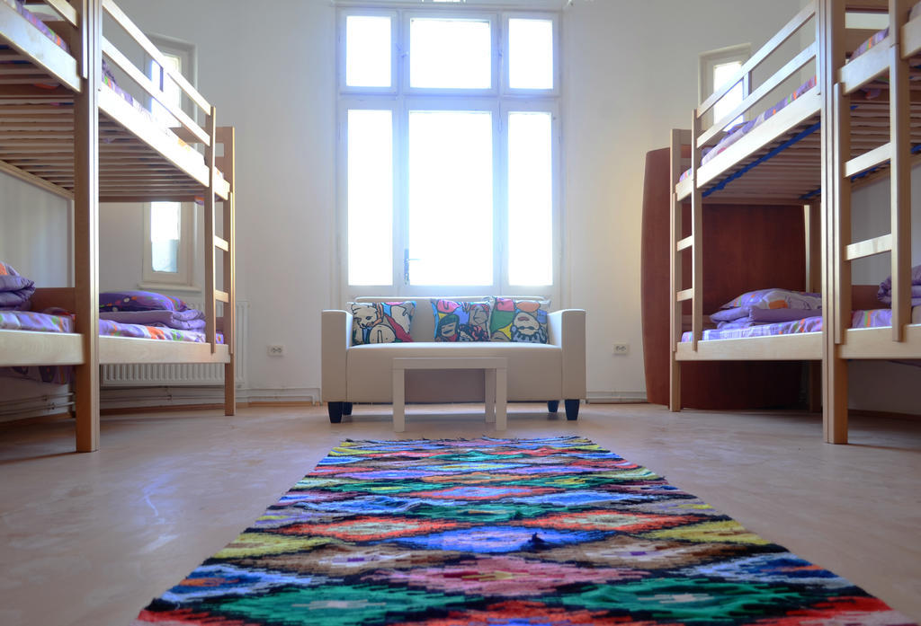 Little Bucharest Old Town Hostel Экстерьер фото